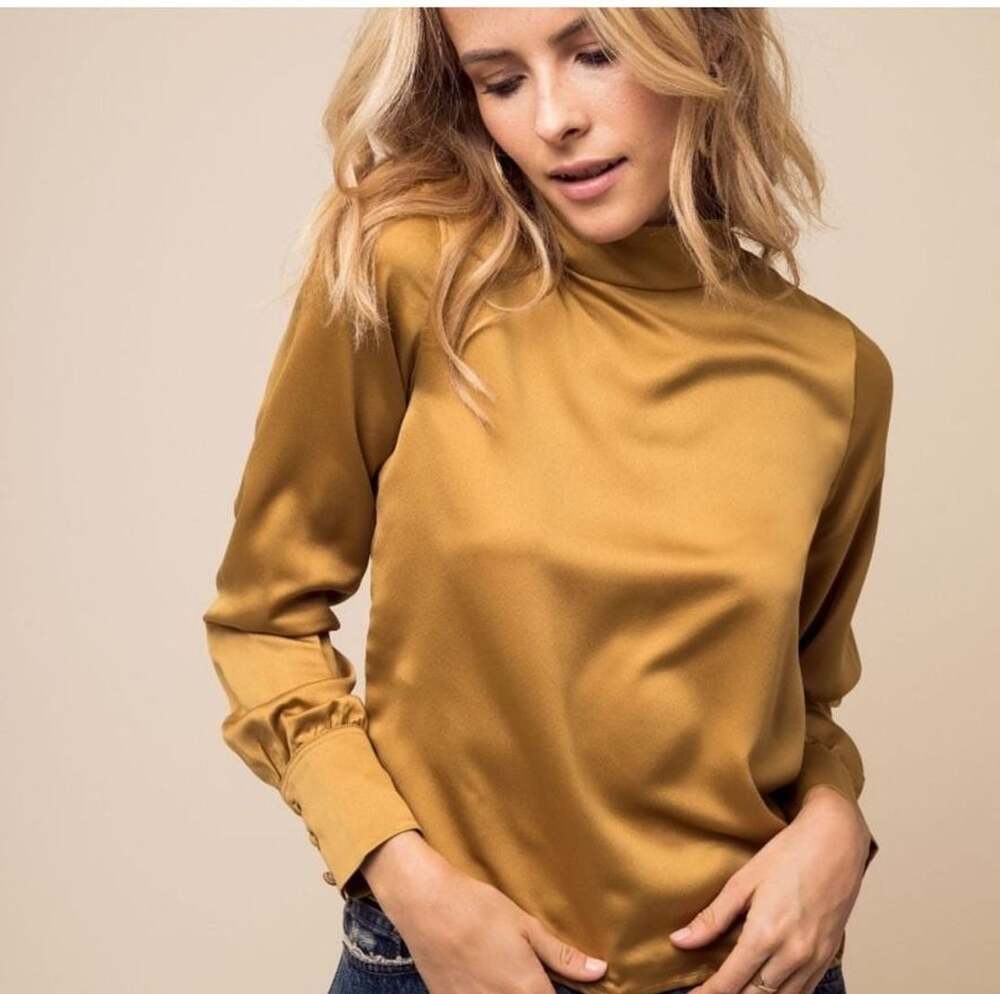 Sincerely Jules Silky Mock Neck Blouse S Chartreuse Gold Satin Button Back NWT